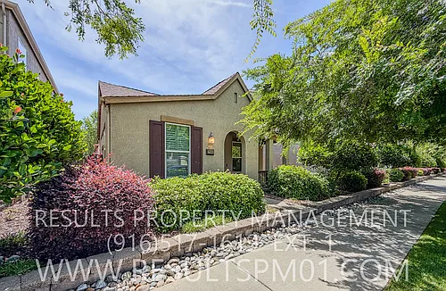 2905 Market St Photo 1