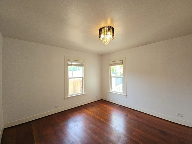 526 B St — Photo 21