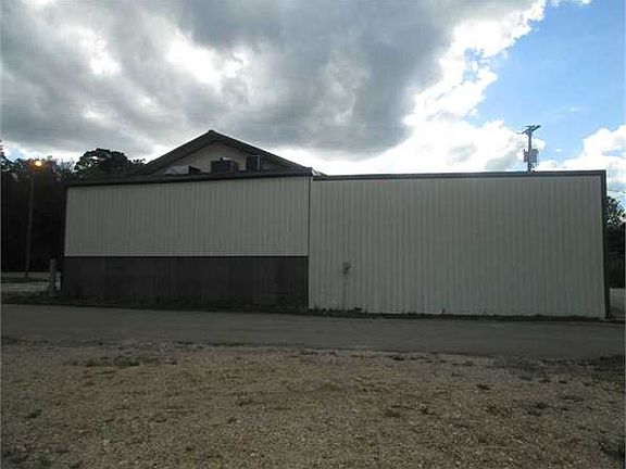 3rd image of 1005 W Walnut St