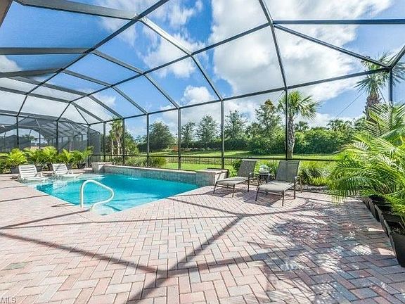 Tons of deck area for sunning