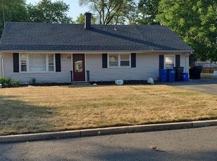 15 Barnett Pl, Piscataway, NJ 08854