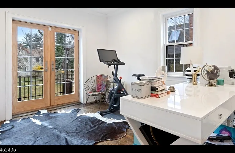33 Johnson Ave — Photo 7