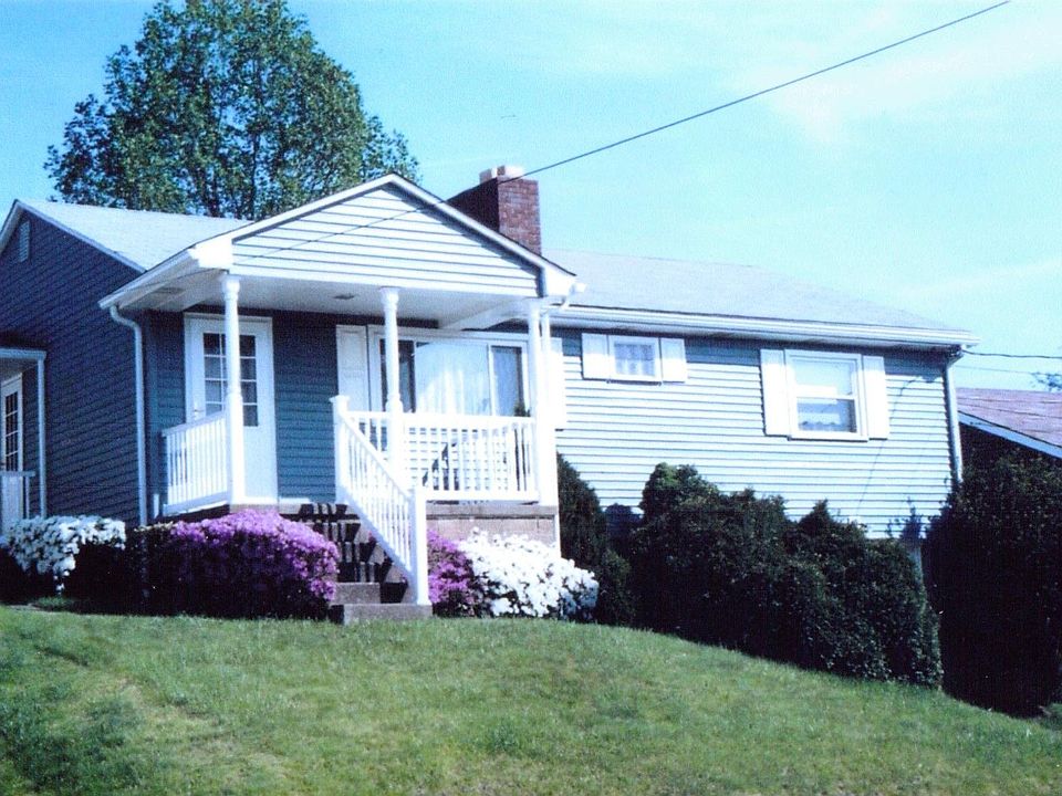 1st image of 649 Della St