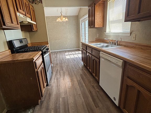 2nd image of 8004 N 120th East Ave