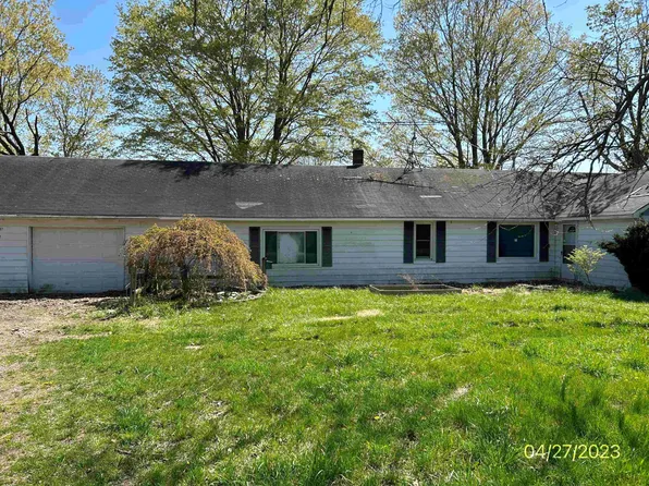 46537 44th Ave, Lawrence, MI 49064