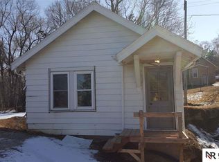 3305 Saratoga St, Omaha, NE 68111