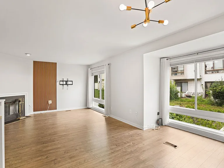 18616 Pier Point Pl — Photo 8