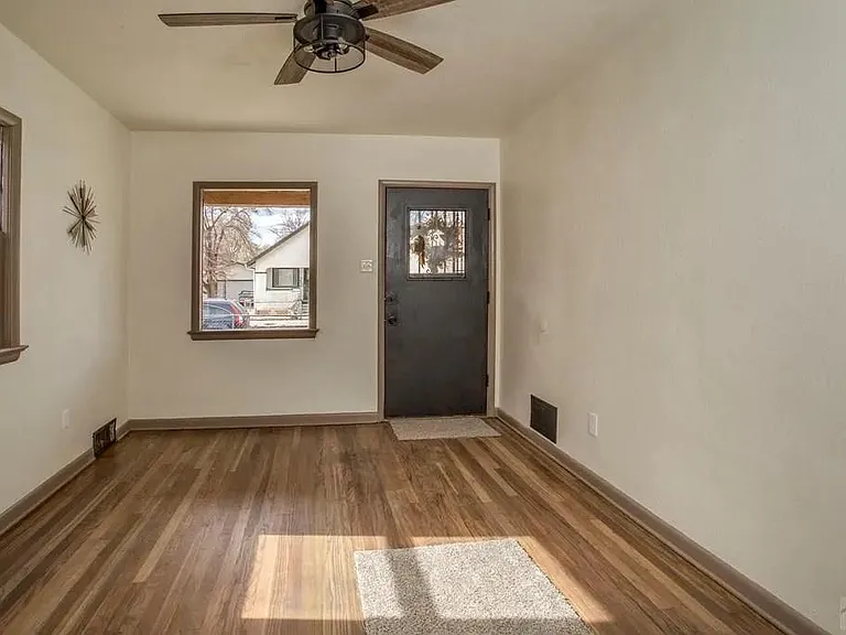 1238 Bohmen Ave — Photo 2
