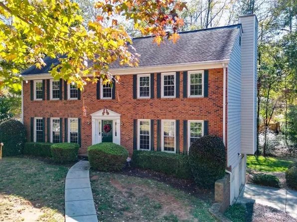 5610 Surrey Ct, Alpharetta, GA 30009