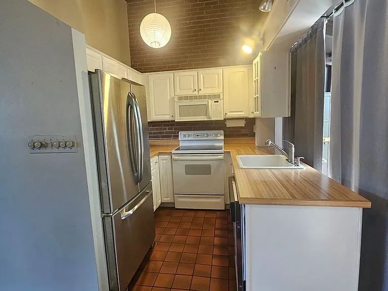 414 W Marion St — Photo 3