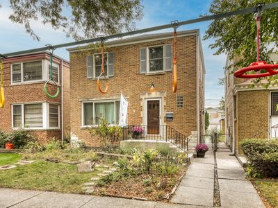 5713 N Francisco Ave, Chicago, IL, 60659