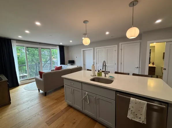 10 Everett St #301, Boston, MA 02128