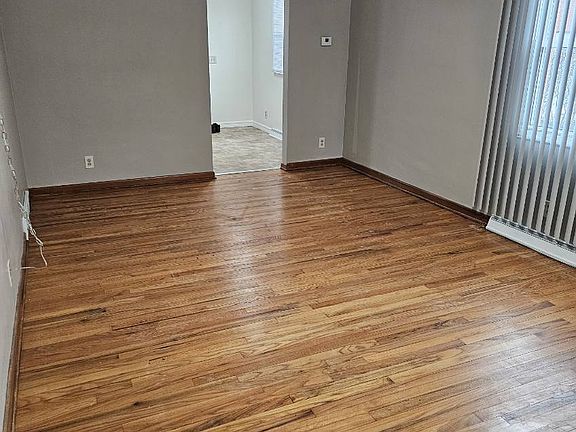 5th image of 125 29th St NE #123