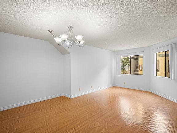 4th image of 1142 Stanley Ave APT 8