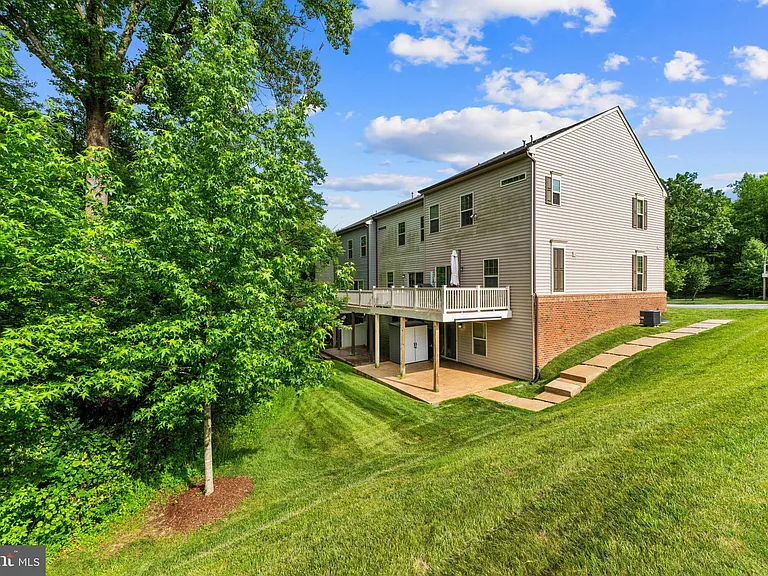 2720 Fredericksburg Rd — Photo 44
