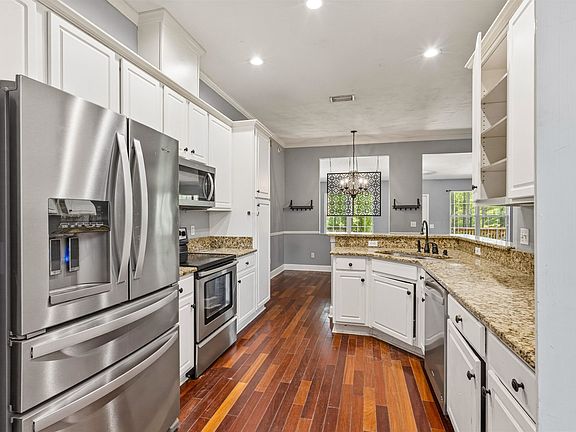 5th image of 6335 Belgrand Dr