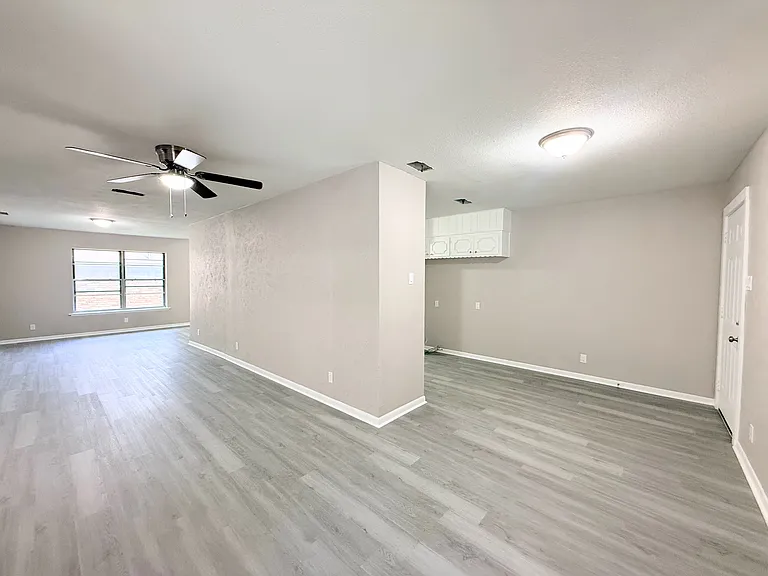 1228 Oak Dr — Photo 6