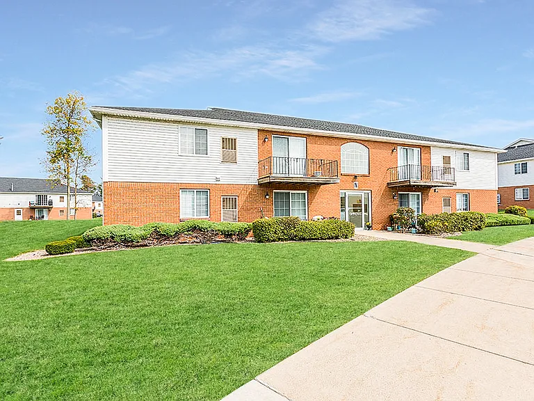 Maplewood Estates Apartment Homes — Photo 28