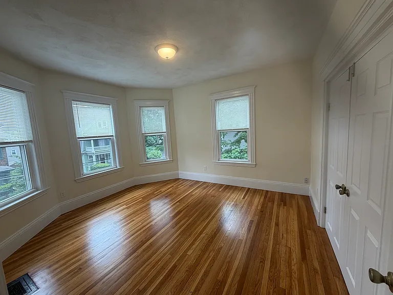 4 Usher Rd #2 — Photo 9