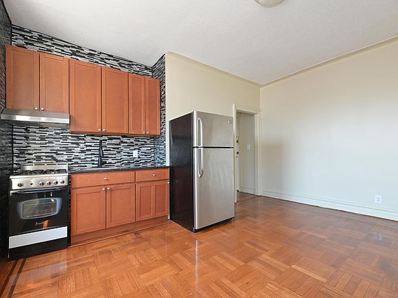 3rd image of 8840 144th St APT C3
