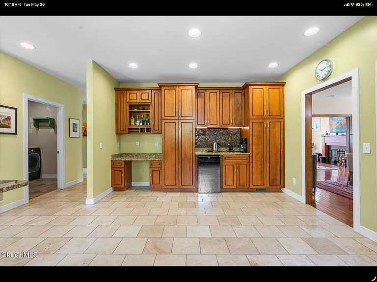 8 Fox Glove Ct — Photo 14