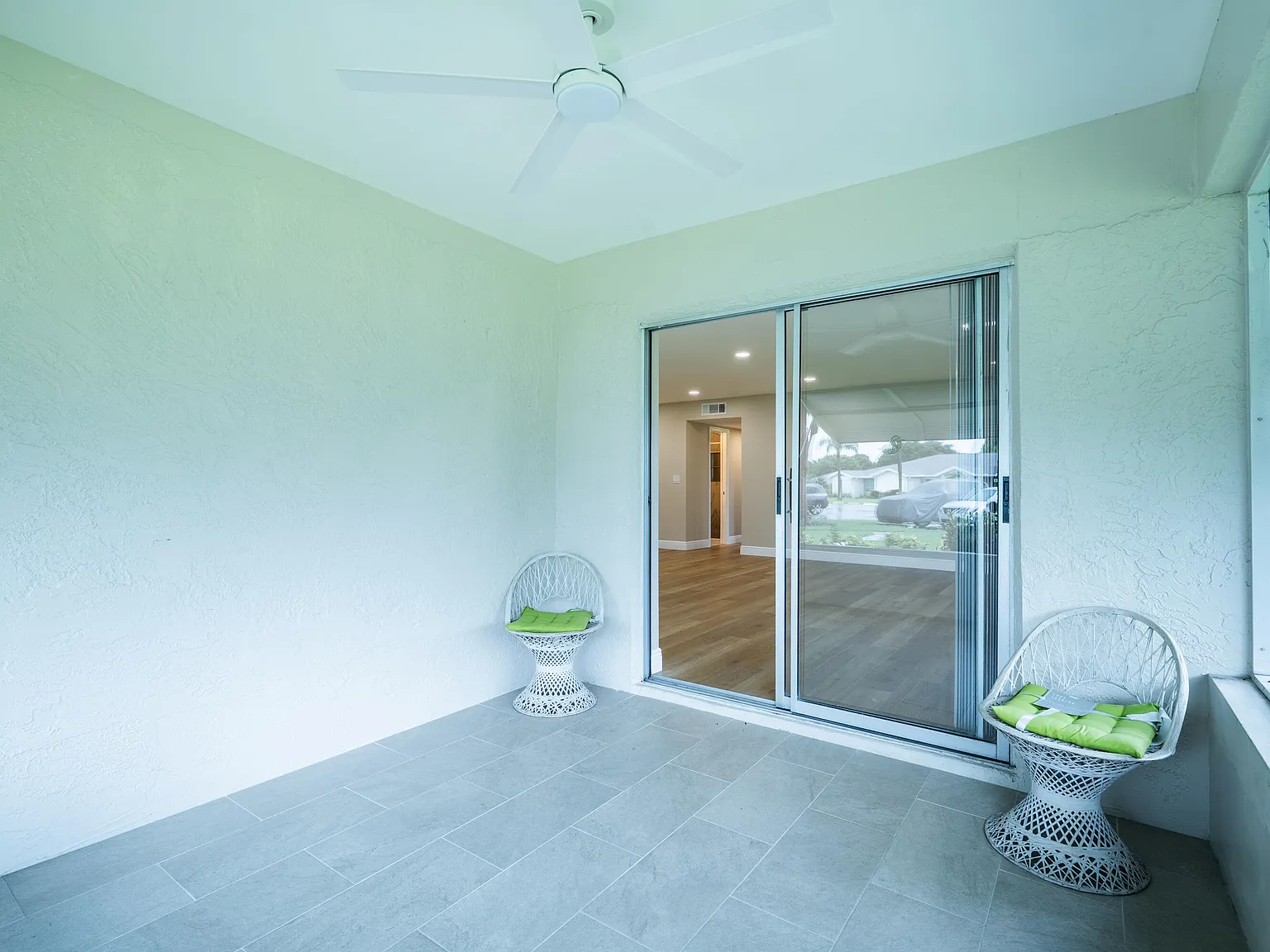 2 bed, 2.0 bath, 1186 sqft, $2,400 — Photo 3