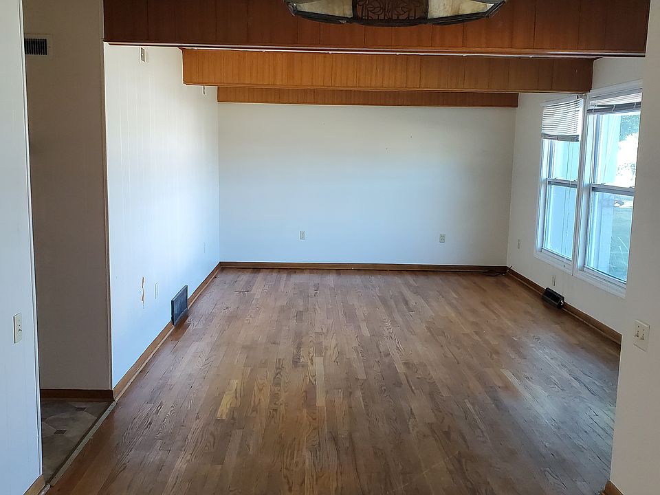 1st image of 931 Welsh View Dr