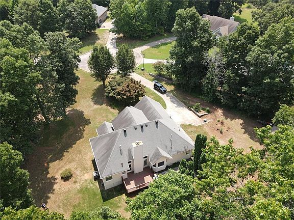 4th image of 112 Glenoaks Ct