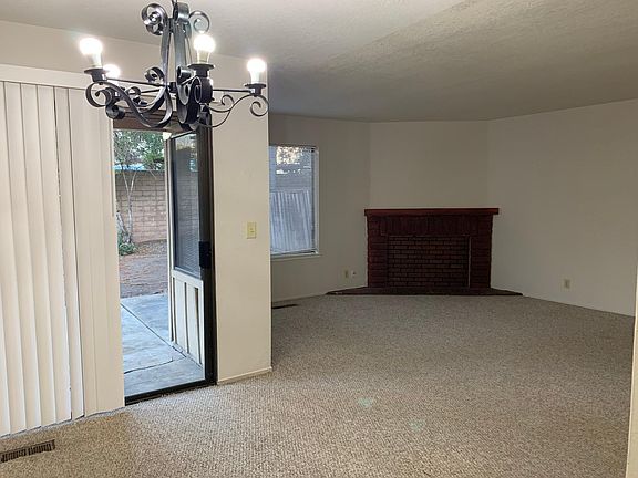 4th image of 1060 Courtland Ave