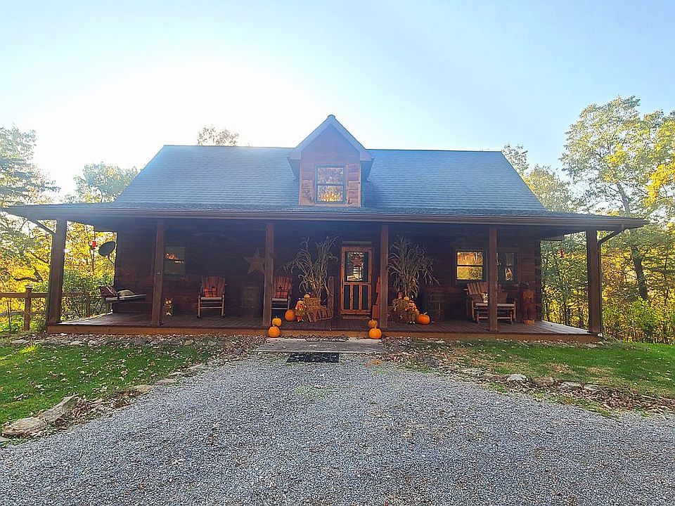 1st image of 326 Oakwood Dr