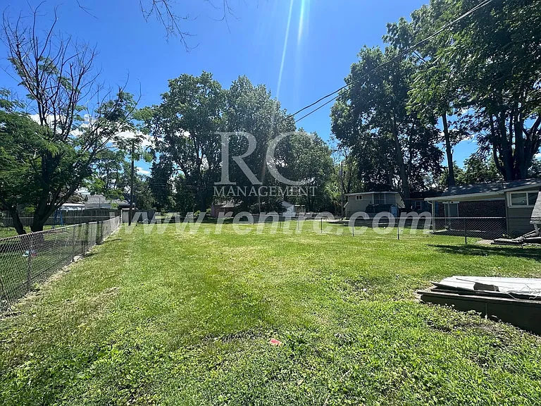 505 Sheridan St — Photo 14