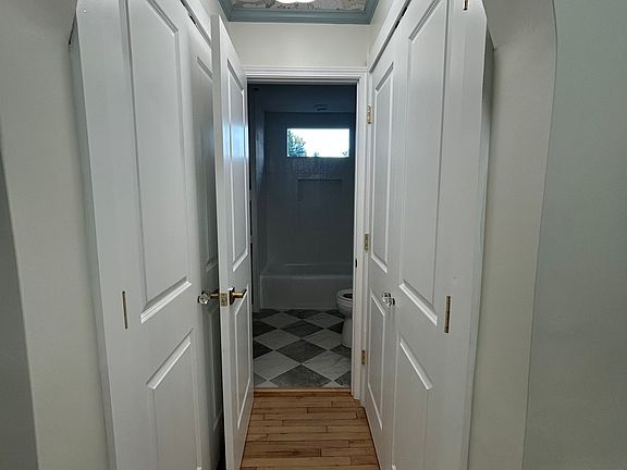 4th image of 805 42nd Ave