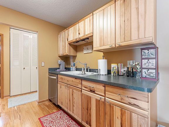 5th image of 1304 W Medicine Lake Dr APT 323