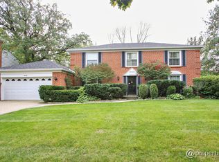 1115 Williamsburg Dr, Northbrook, IL 60062
