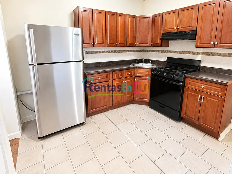 85 Littleton Ave #3B — Photo 7