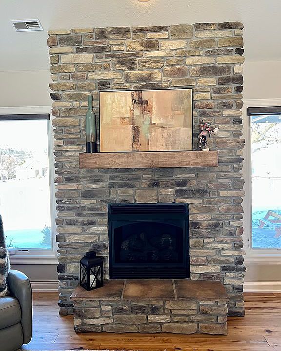 1st image of 3909 Buffington Dr
