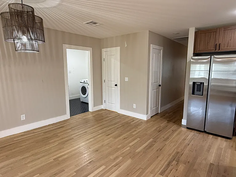 520 N Xenophon Ave — Photo 7