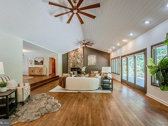 4th image of 3509 Mill Creek Rd
