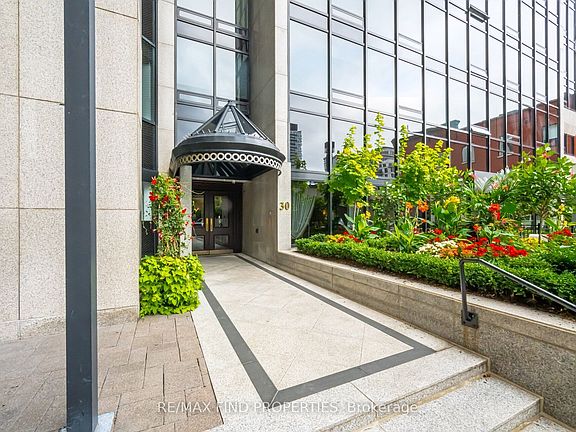 3rd image of 30 Wellington St E #901