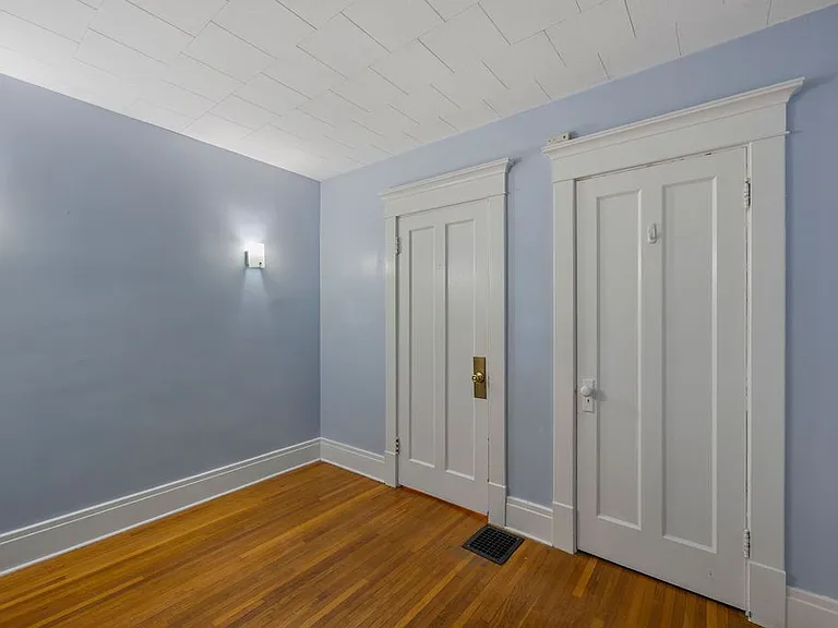 122 Stratford Rd — Photo 16