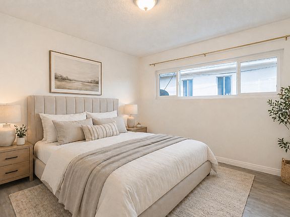 5th image of 2122 E 10th St APT 4