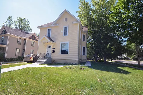 107 3rd Ave SW Photo 1