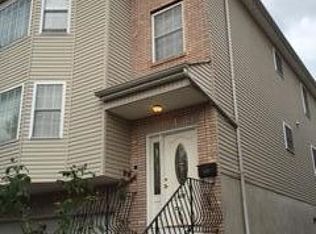 115 Fabyan Pl, Newark, NJ 07112