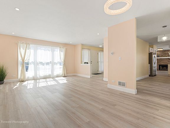 3rd image of 1660 Alemeda Ln