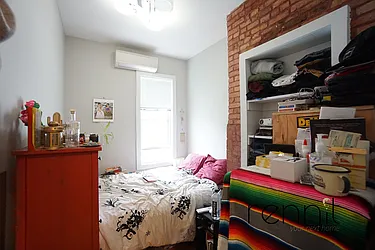 Rented by Rennit Inc.