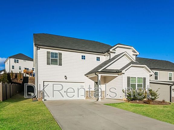3rd image of 265 Summerwood Ln