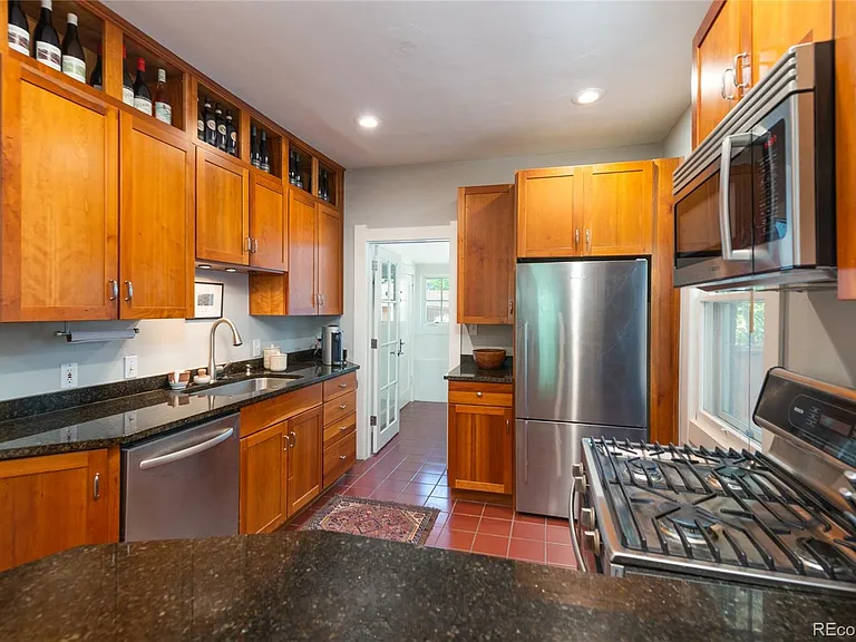 470 S Williams St — Photo 17
