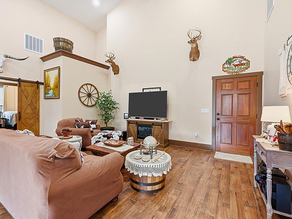 5th image of 7299 Cartrette Rd.