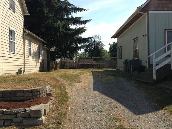 drive way/parking spots