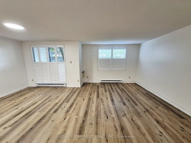 421 Fairview Dr #105 — Photo 9